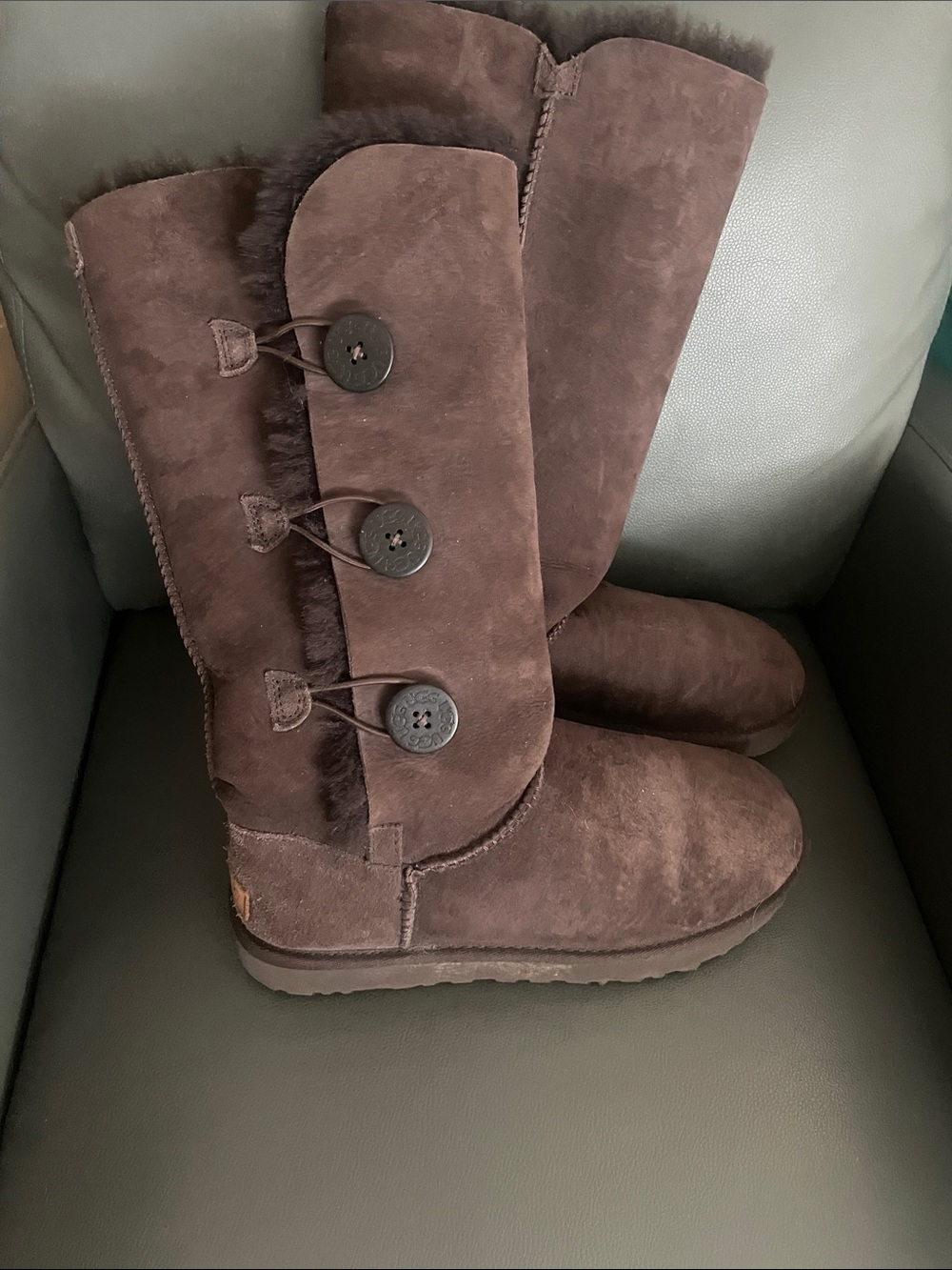 UGG boots size 10 SN1016227